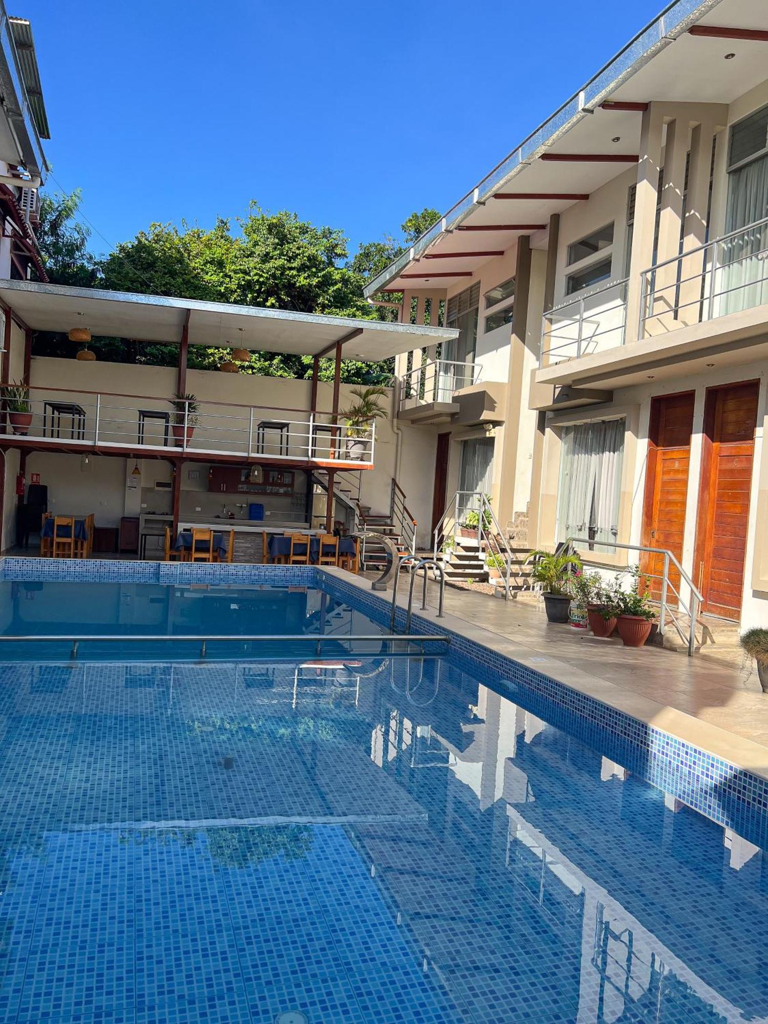 Residencial Marina House 3*